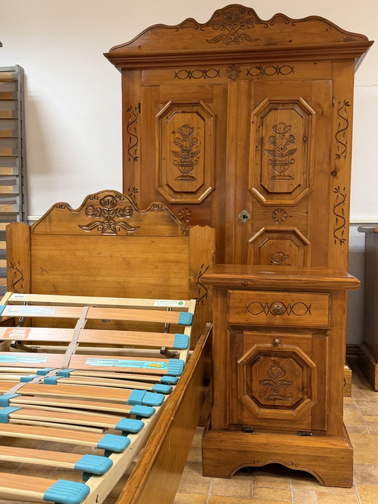 33B96303-147A-488A-9AFF-F8418ADCEC23_1_105_c