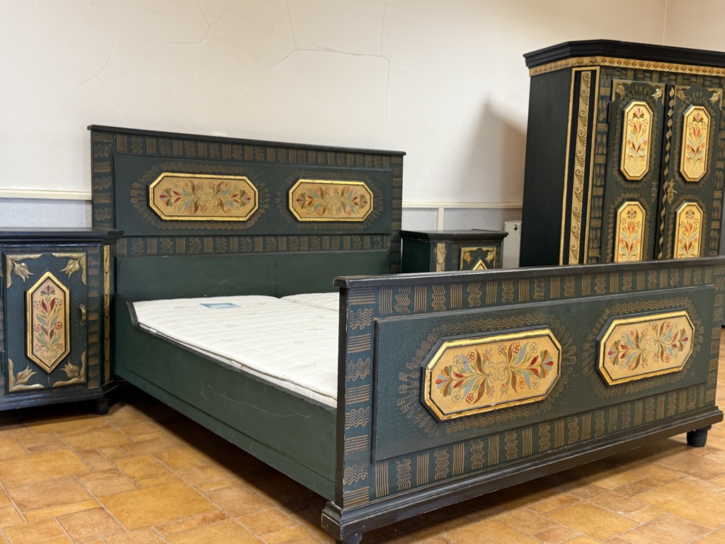 34023AD9-3BA1-402C-8145-4F9485C344CC_1_105_c