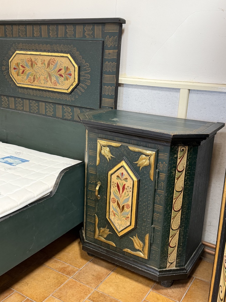 745DDB4B-7B5B-4E69-9780-AD4D9ED61B4B_1_105_c